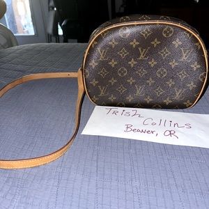 Authentic Louis Vuitton Blois